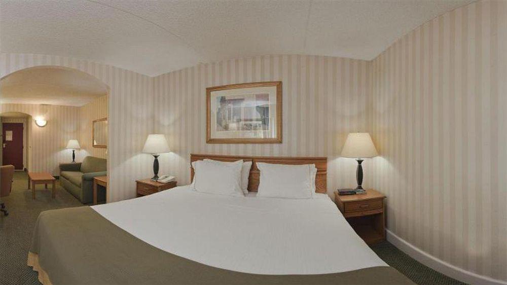 Holiday Inn Express Frazer - Malvern By Ihg Екстер'єр фото